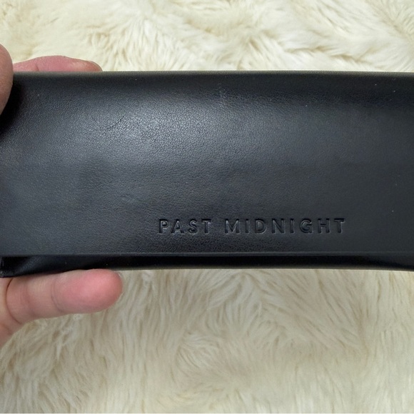 PAST MIDNIGHT The Retro Brown SUNGLASSES BRAND NEW - Picture 4 of 8